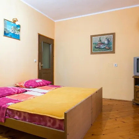 Apartman Neve *